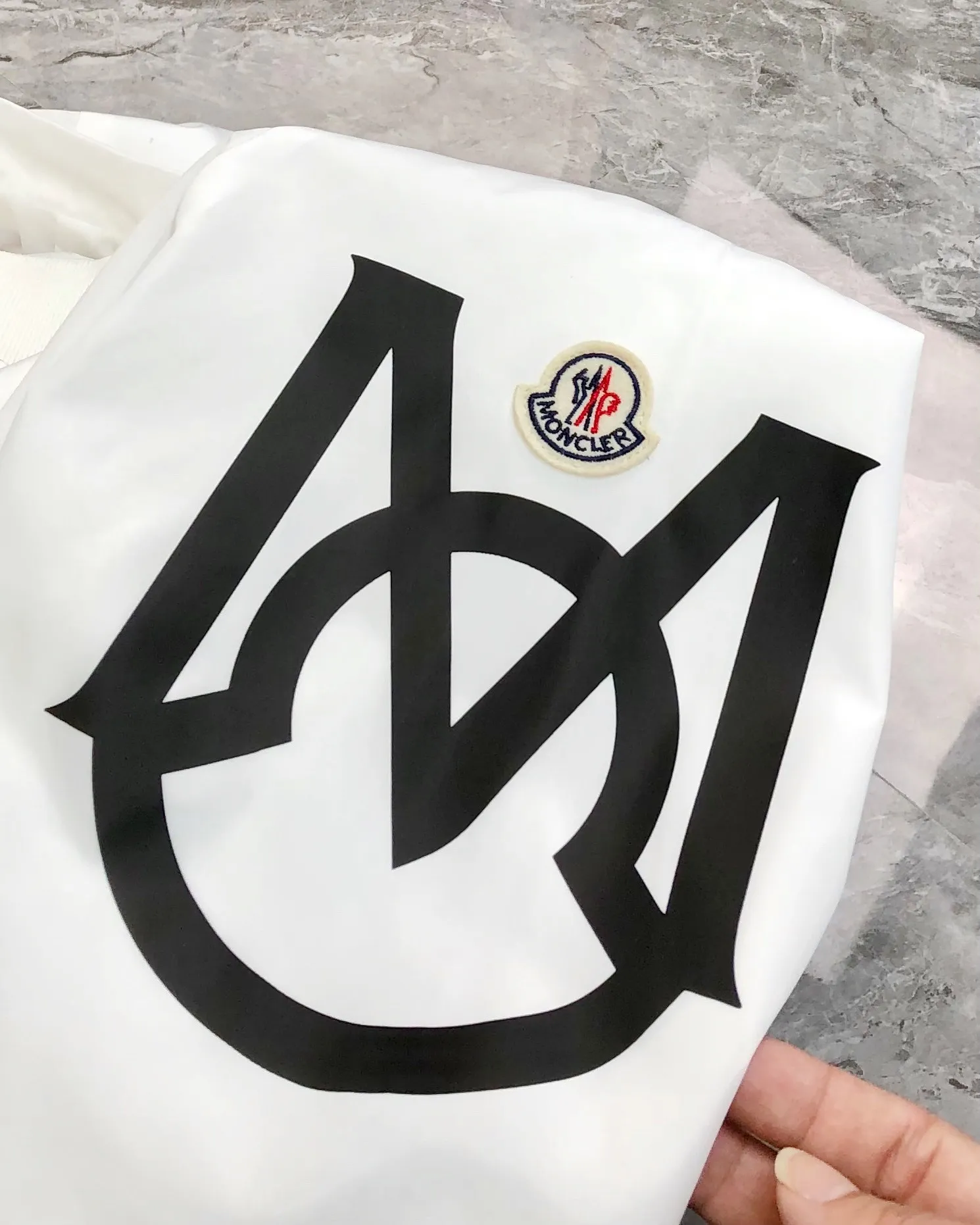 M*ncler 2026 New Arrival Original Hot Sale🔥 ✨ Versatile ✨ logo 100% ， Factory ， ， ， 👍 ！ Size：1-5 =M-3XL（ 190 ) Black White